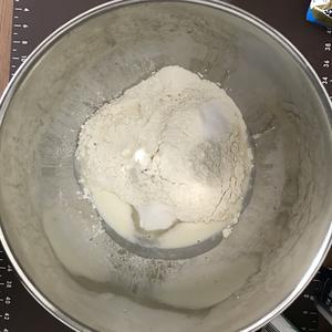 一次发酵的酸奶小餐包（省时间，很松软）的做法 步骤1