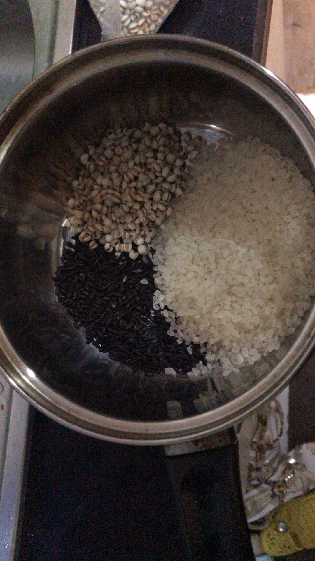 黑米薏仁红枣粥