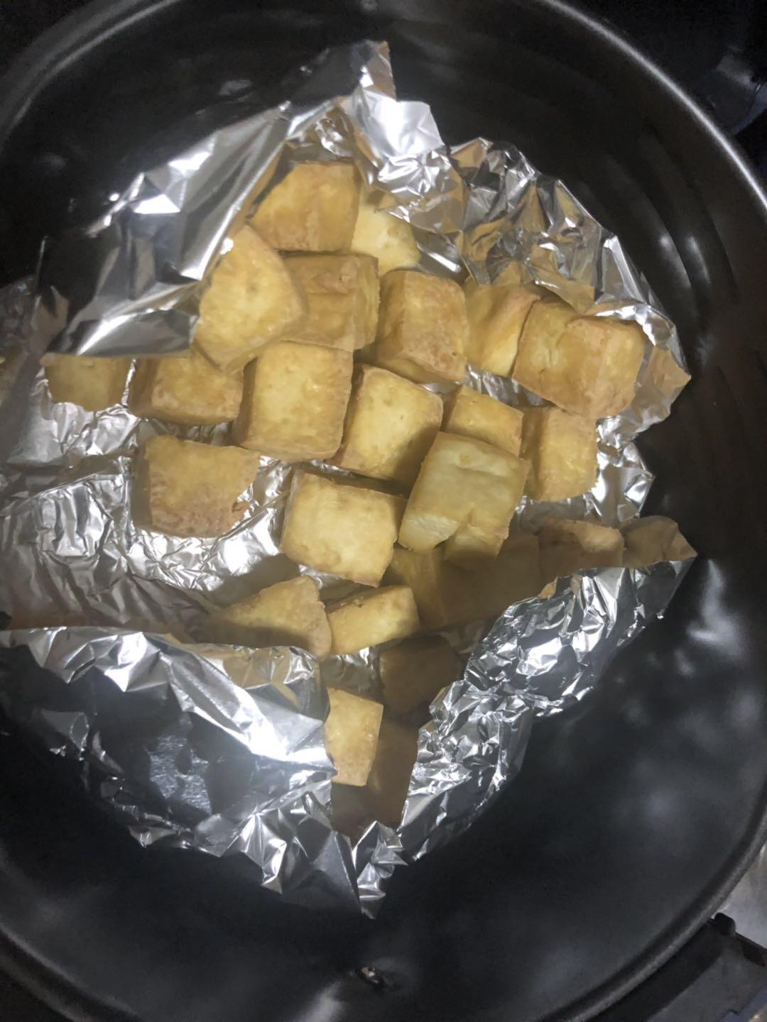 小吃｜街边酥炸豆腐附酱汁（空气炸锅版）