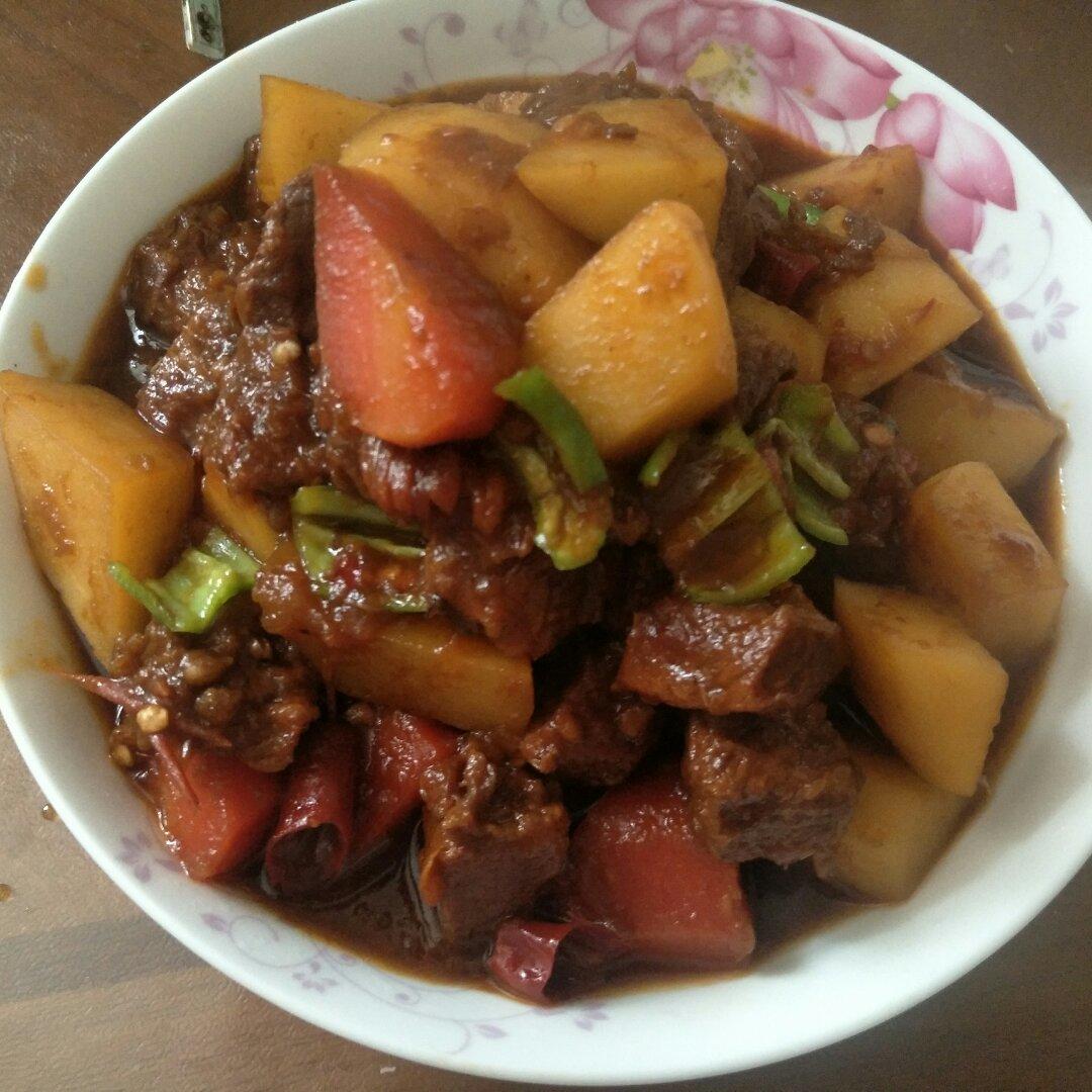土豆炖牛肉