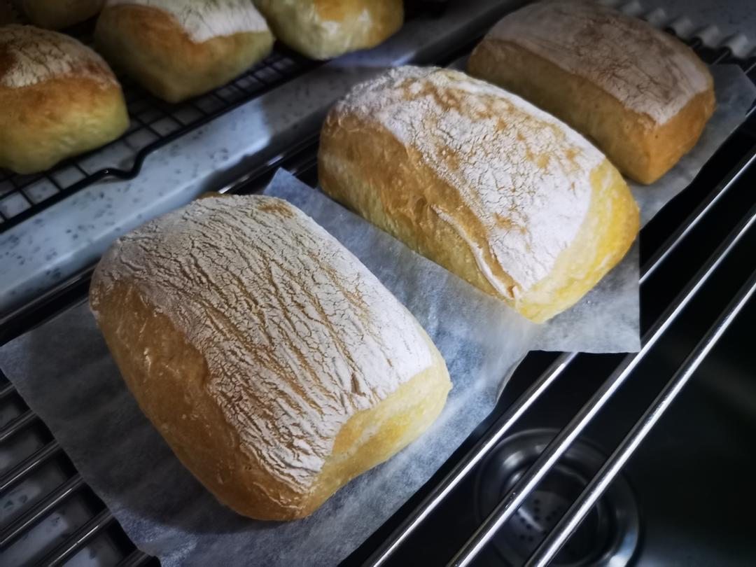 恰巴塔面包  Ciabatta