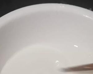 三个步骤制作万能皮（雪媚娘 冰皮月饼 糯米糍 麻薯 糯米团子 青团 驴打滚等）的做法 步骤2