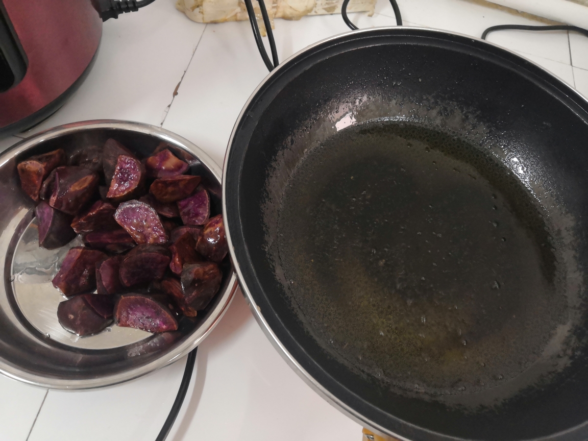 拔丝紫薯的做法 步骤3