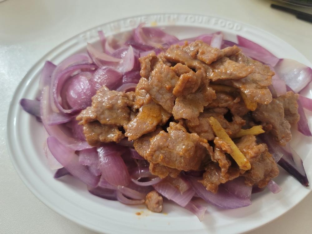 洋蔥沙爹醬炒牛肉