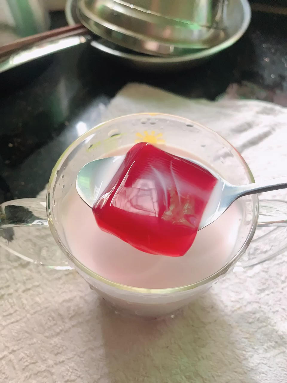 夏日饮品-水果撞奶（果冻）