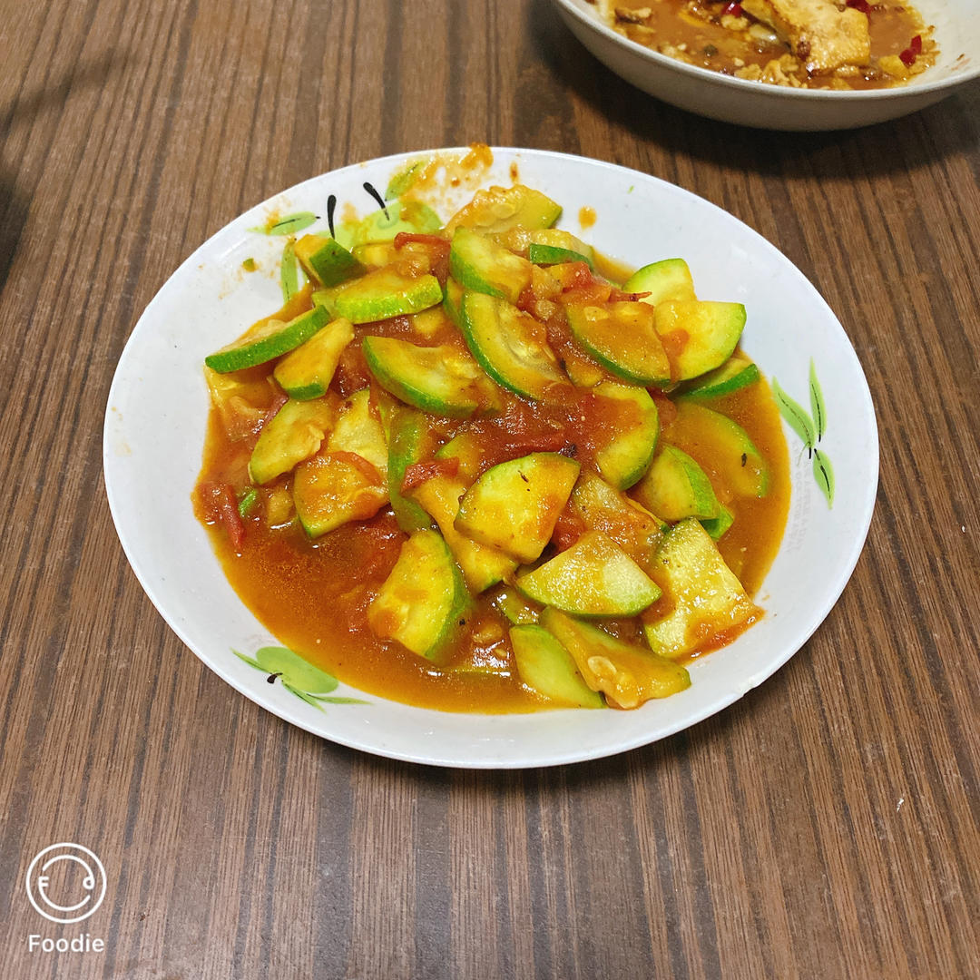 西红柿炒西葫芦