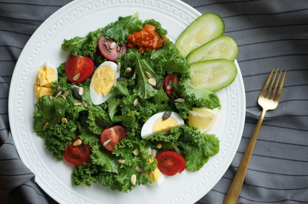好吃的羽衣甘蓝沙拉