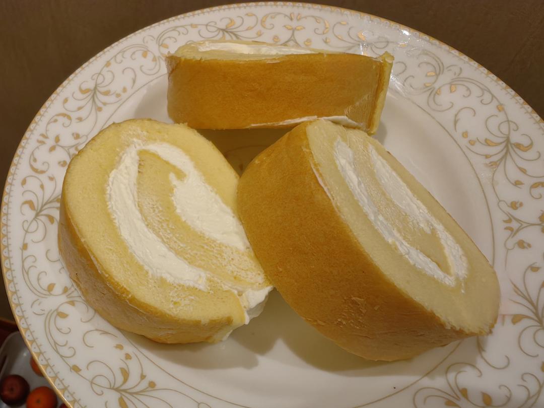 超详细的瑞士卷奶油蛋糕卷原味蛋糕卷的制作方法 饱满不掉皮不开裂（附模具换算方法）