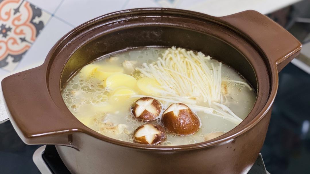 养生菌菇排骨汤🥣多喝骨头汤补钙增强免疫力