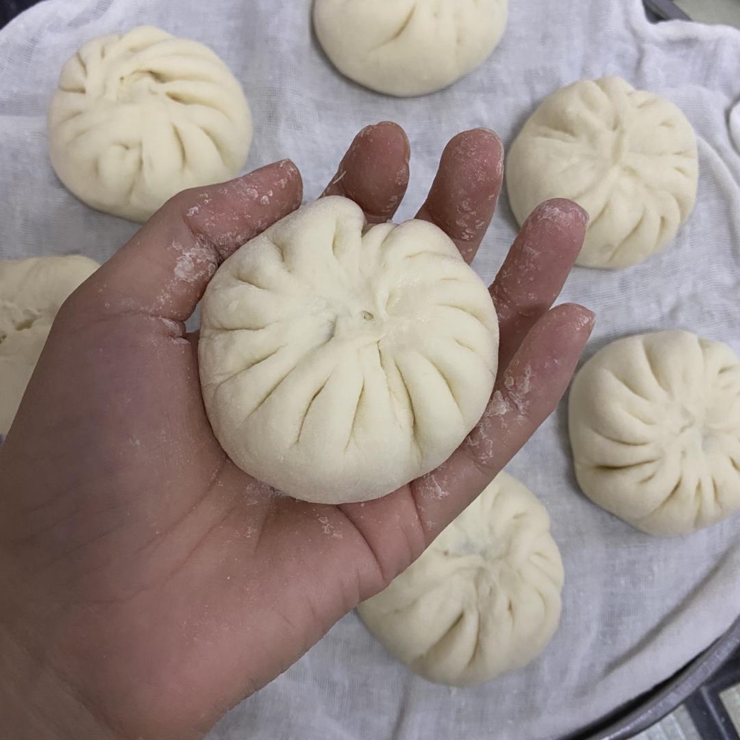 包出有褶子的包子