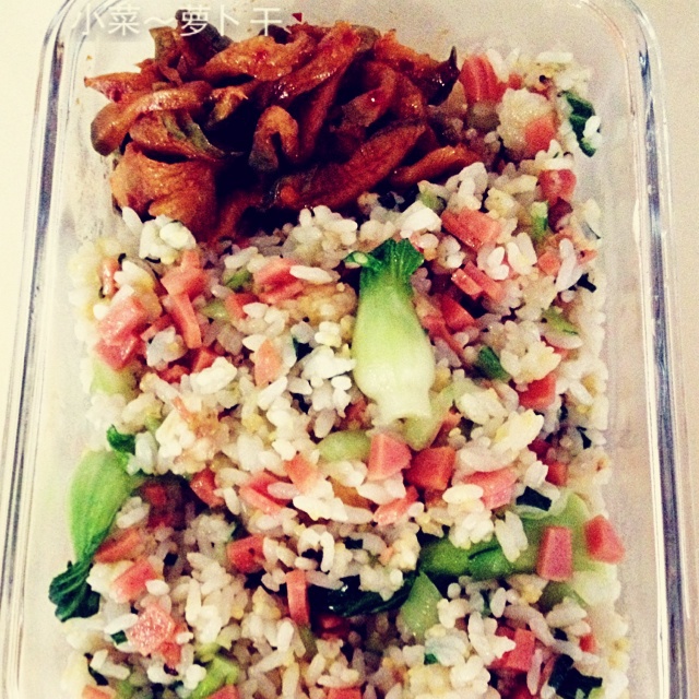 香菇青菜火腿肠炒饭