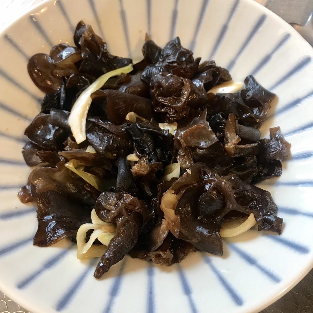 葱烧木耳
