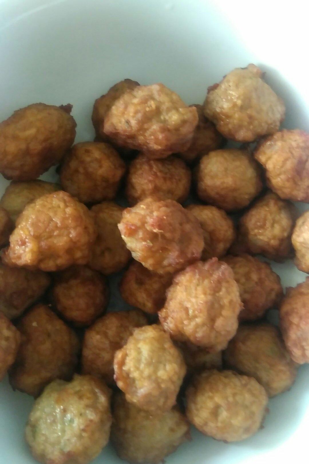 自制油炸肉丸子