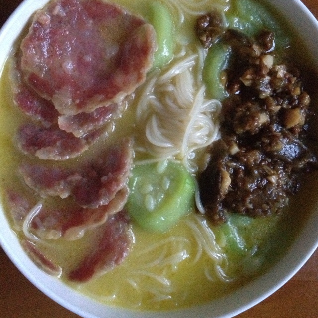 茄子肉末炸酱面