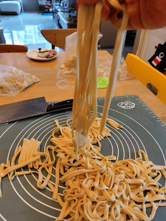 鸡蛋手擀面