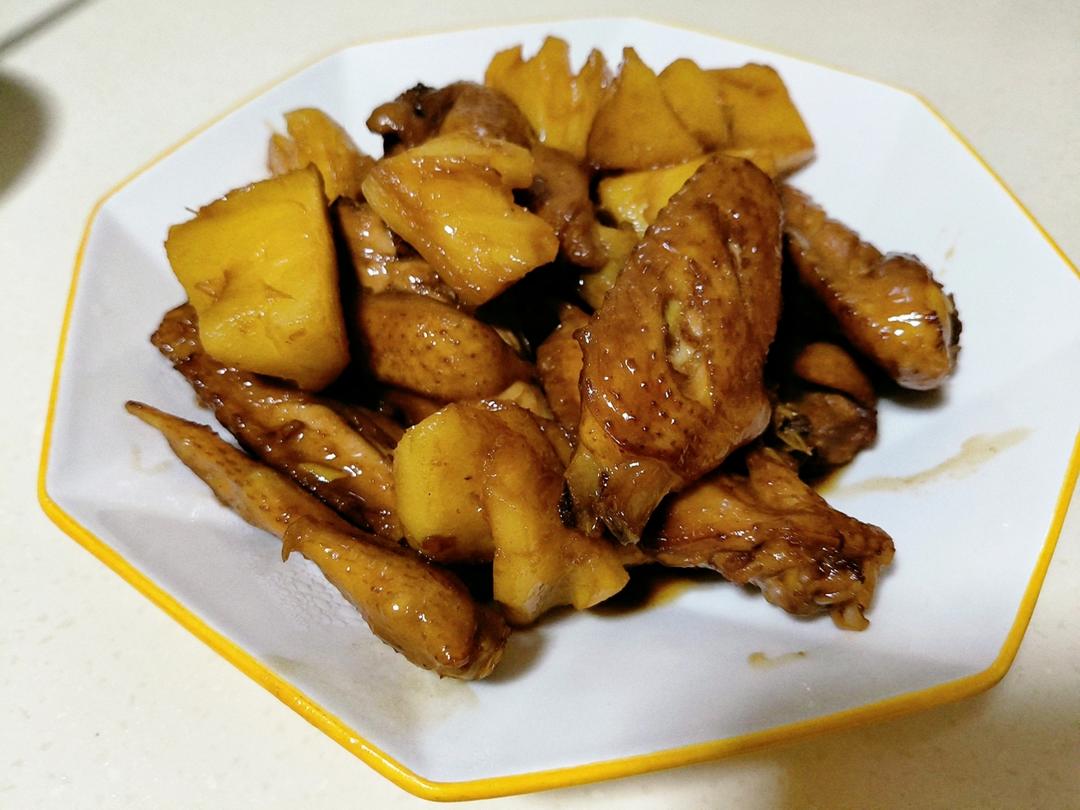 酸甜可口的菠萝炒鸡，做法简单吃不腻