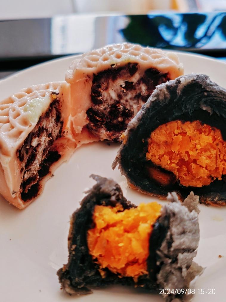 奶黄冰皮月饼