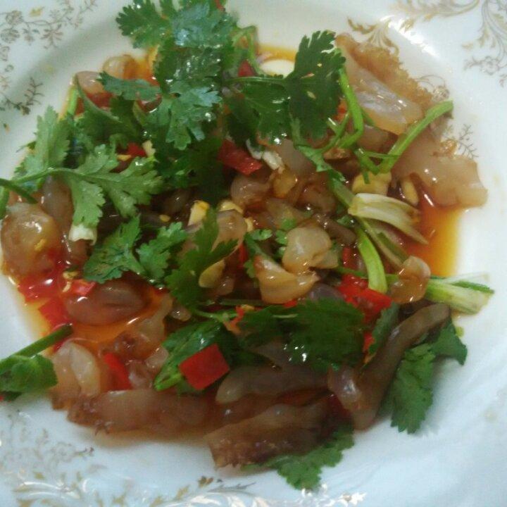 美味之诱做的凉拌海蜇丝
