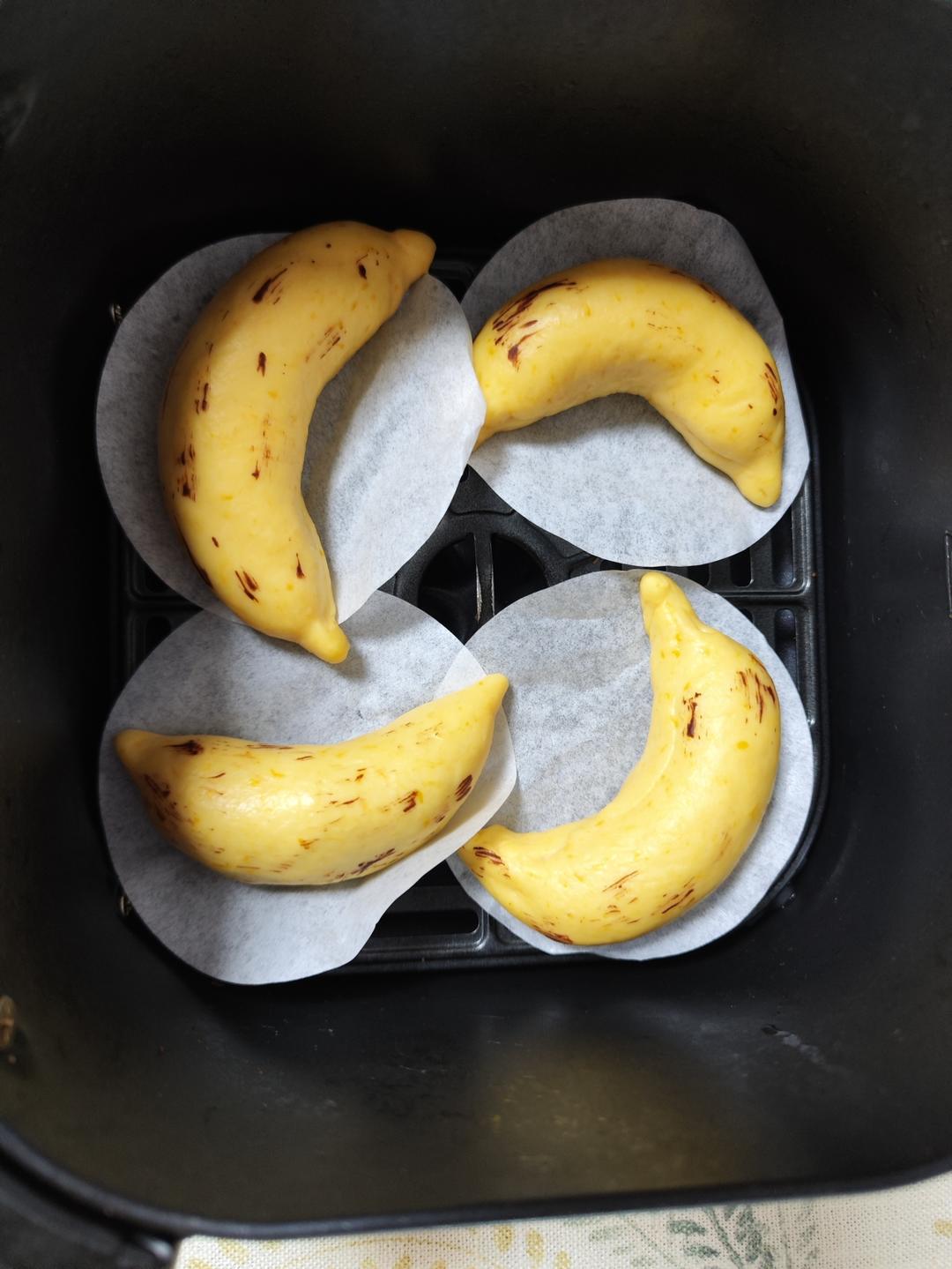 🍌可以剥着吃的香蕉奶露爆浆面包