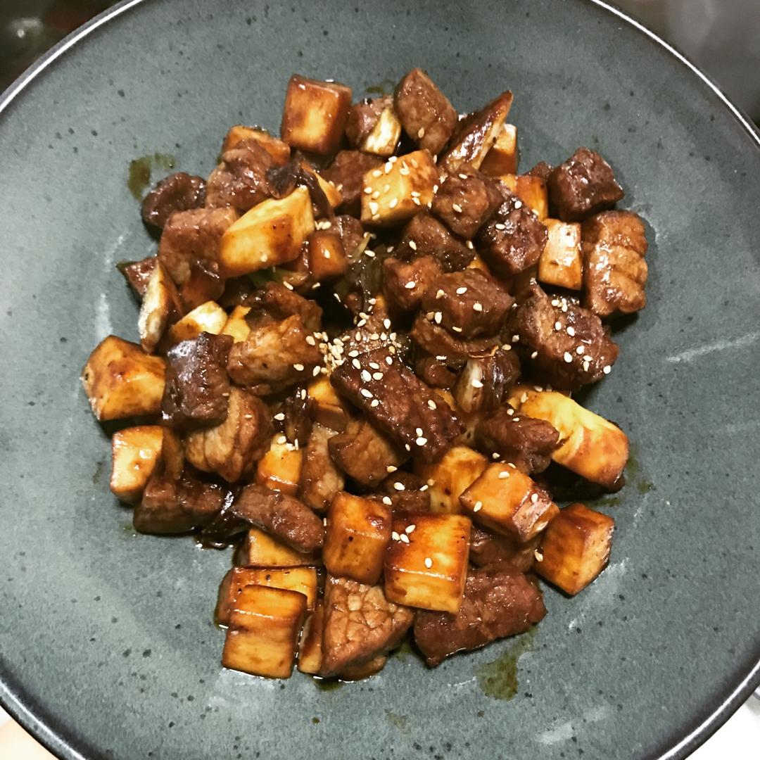 黑椒杏鲍菇牛排粒