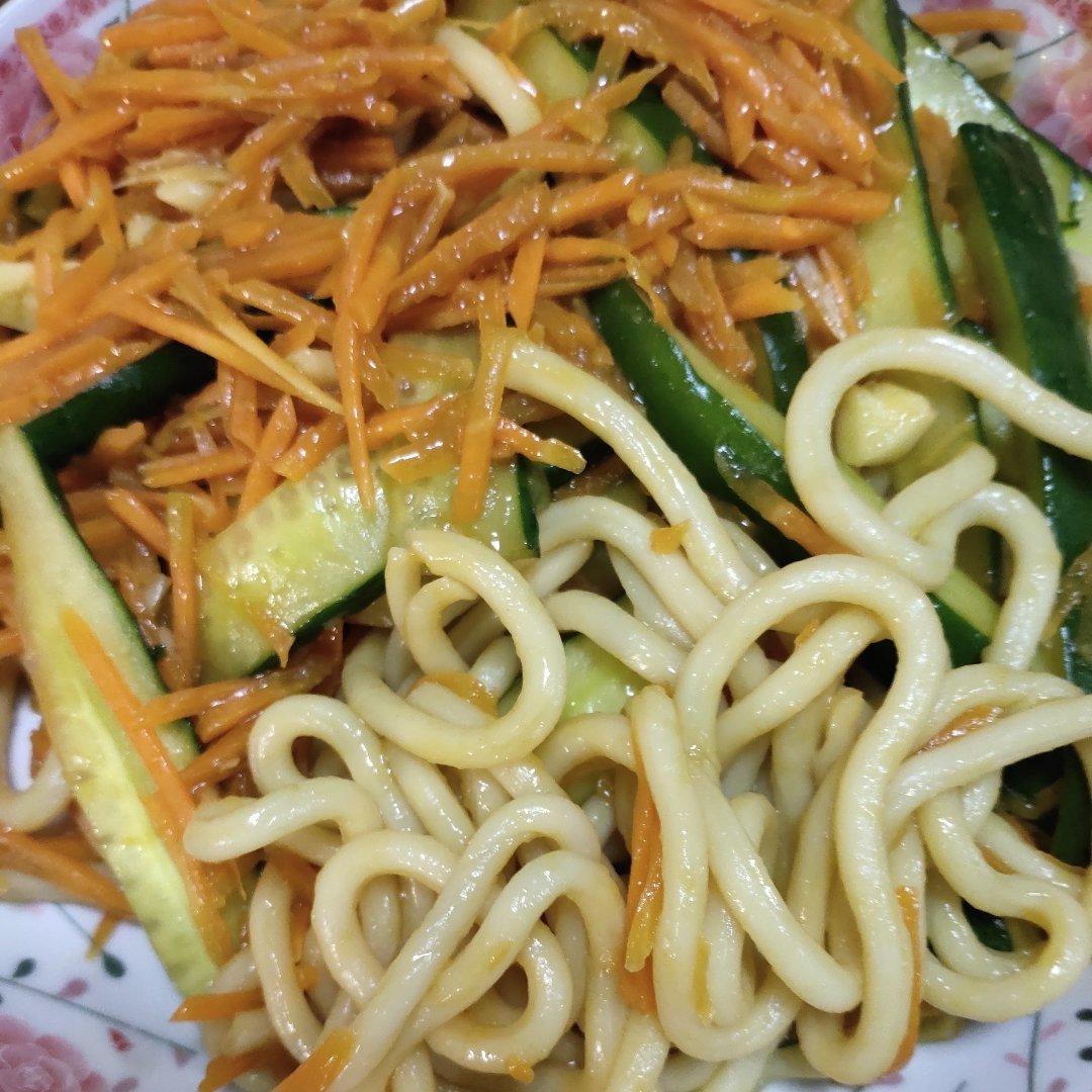 【好吃到舔盘的乌冬面】