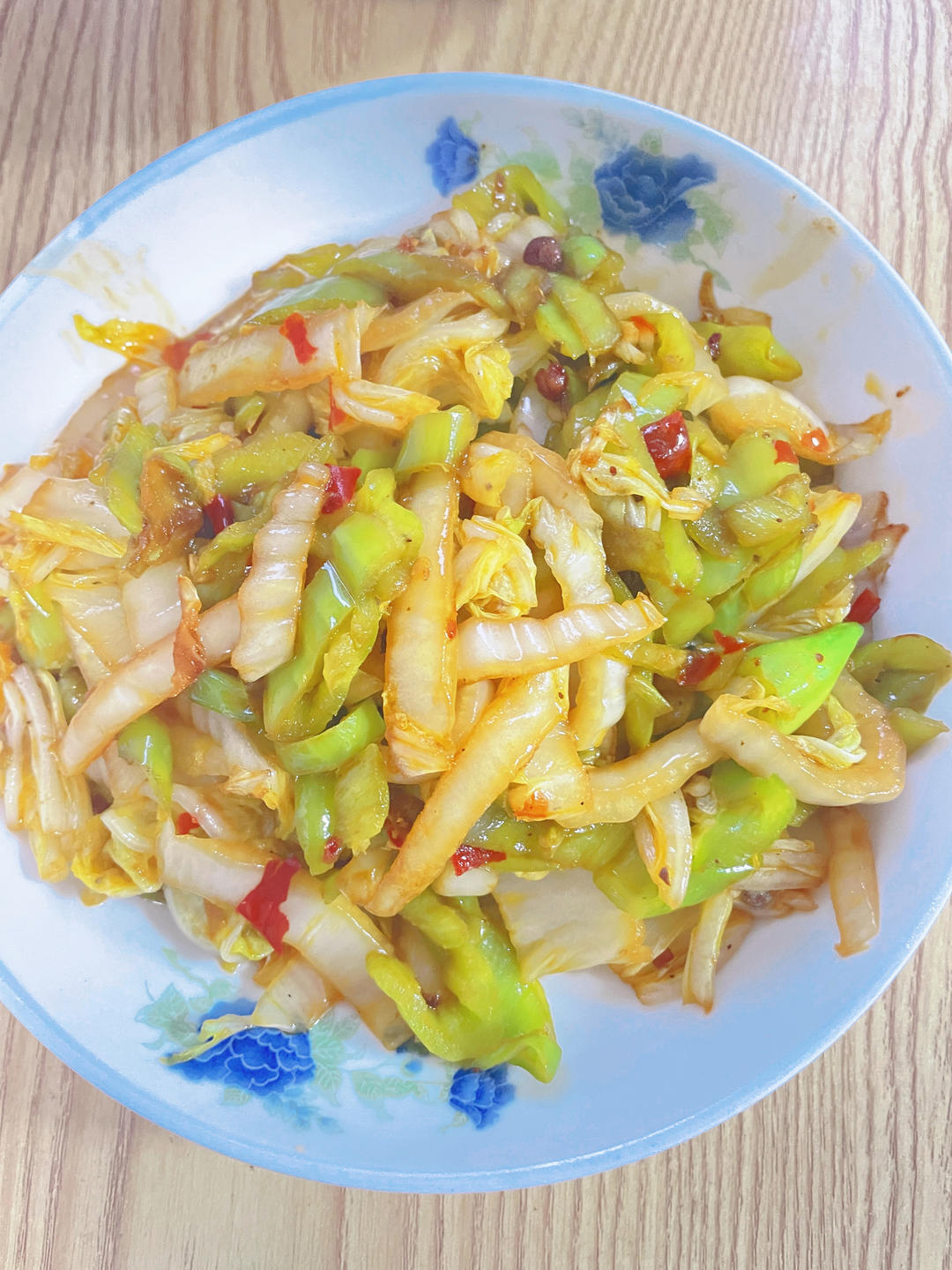 毫无技术含量的白菜炒尖椒