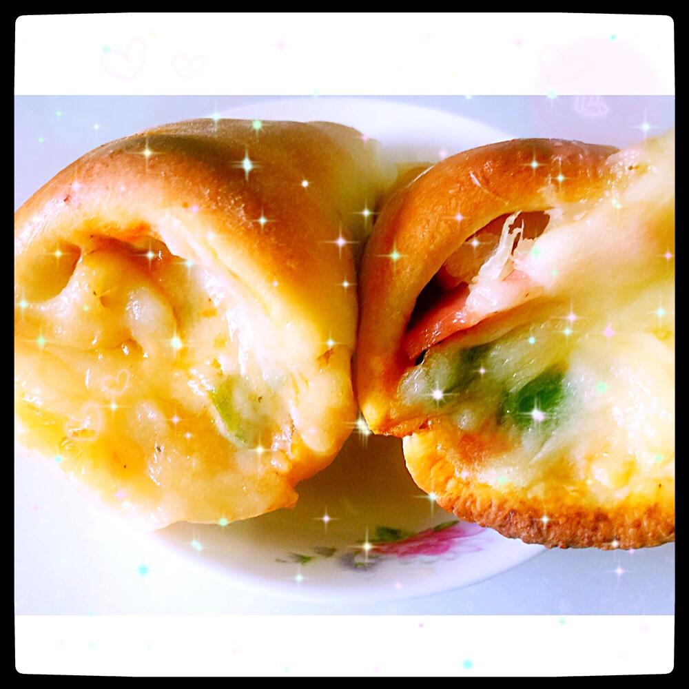 手握pizza
