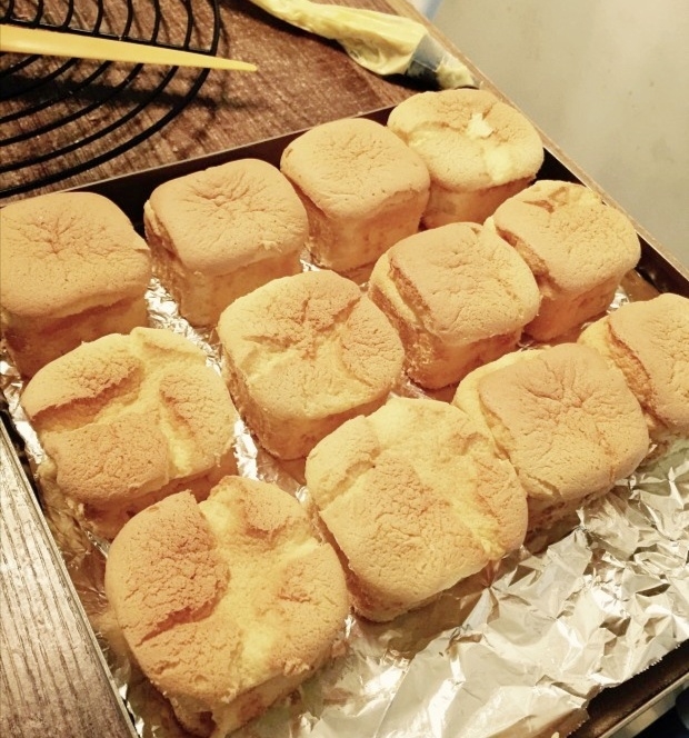 甜木屋雪藏北海道蛋糕（芒果口味）的做法