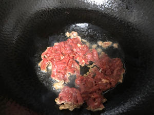 新鲜美味的芦笋炒🐂牛肉的做法 步骤3
