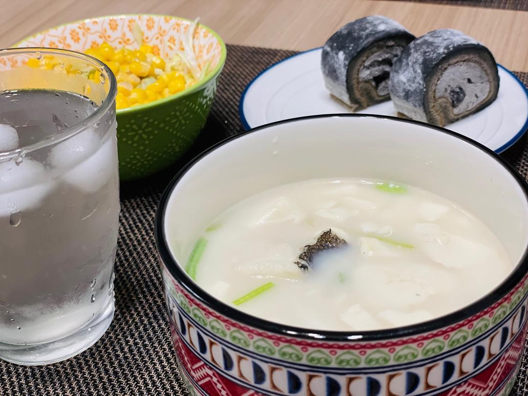 鳕鱼炖豆腐