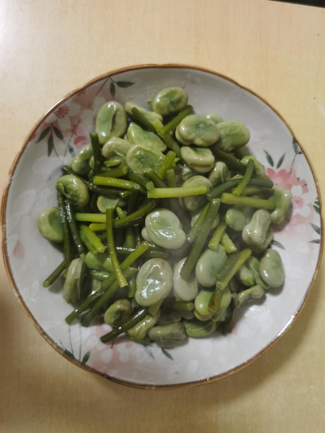 蚕豆炒蒜苗