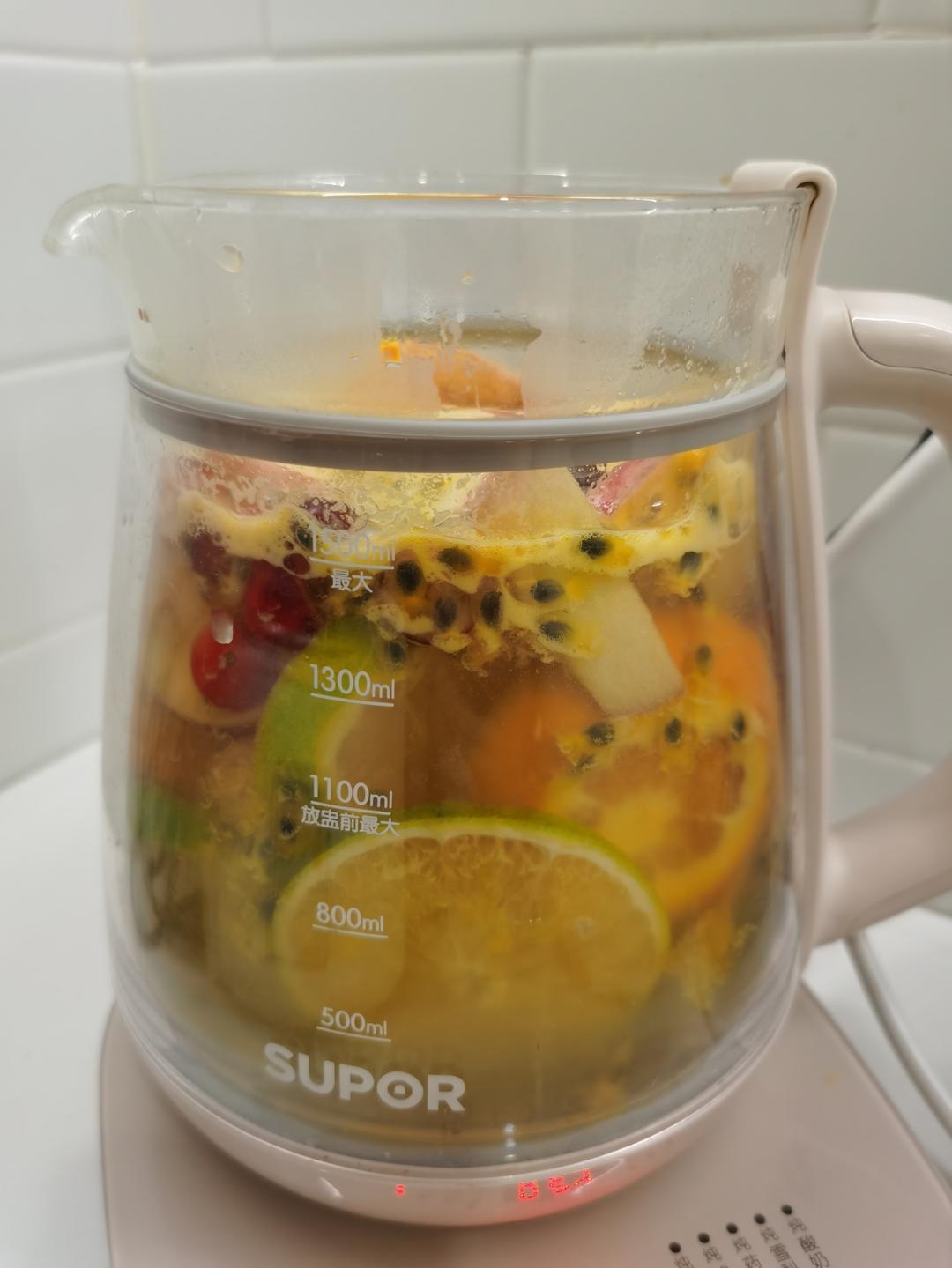 自制冬日热饮水果茶，酸甜好喝又解渴，暖胃健康