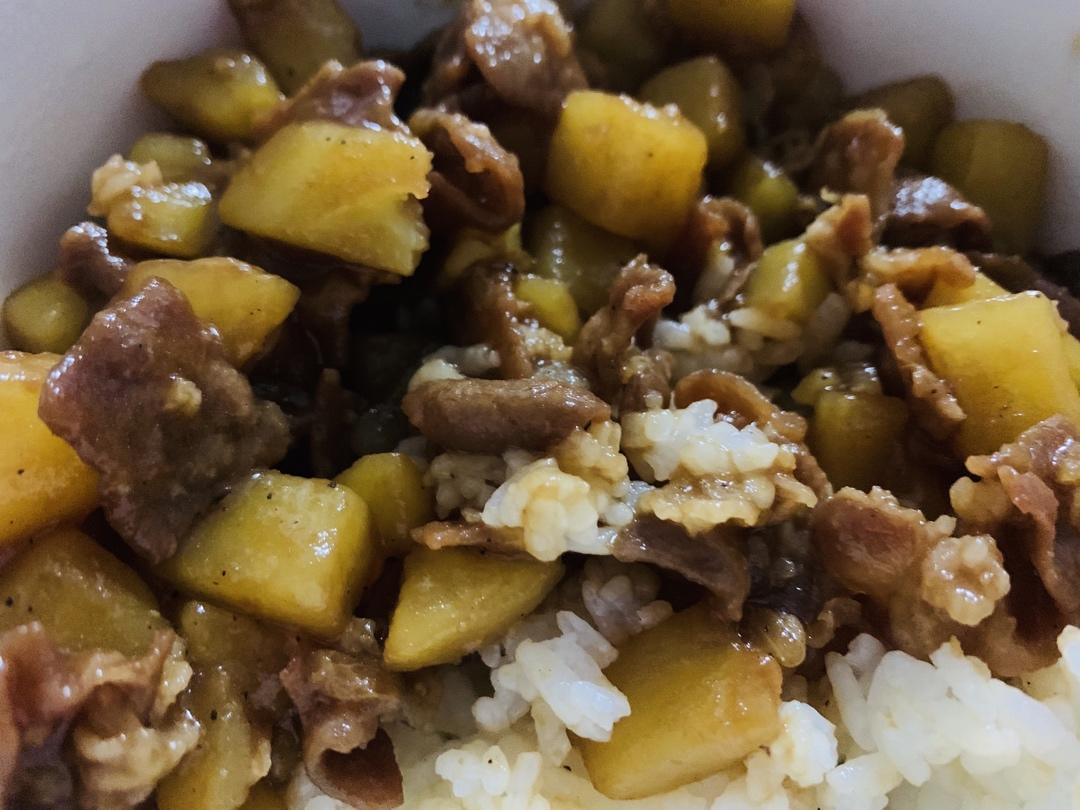 好吃到舔碗底的土豆肥牛拌饭