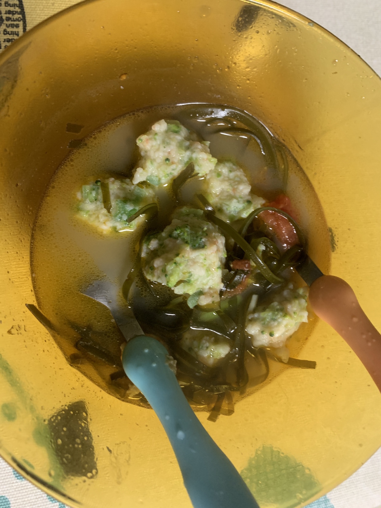 翡翠虾丸海带丝汤「鲜的没边儿」的做法