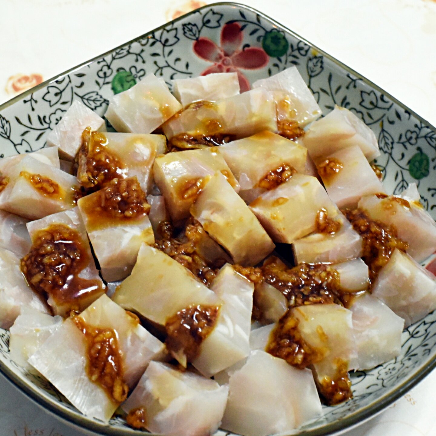 熬制肉皮冻---为小笼包做准备