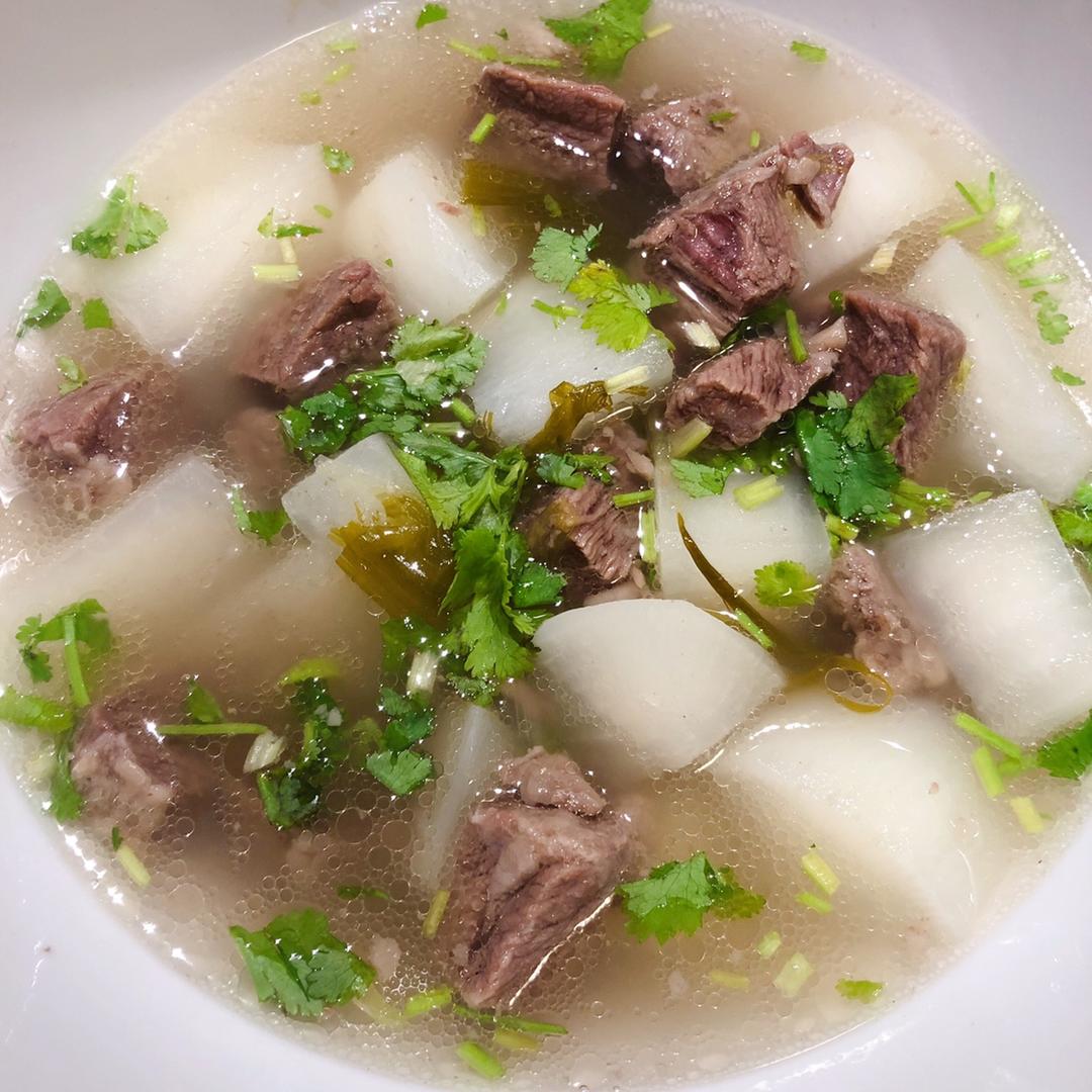 清炖牛肉萝卜汤