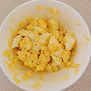 蒜汁拌鸡蛋的做法 步骤1
