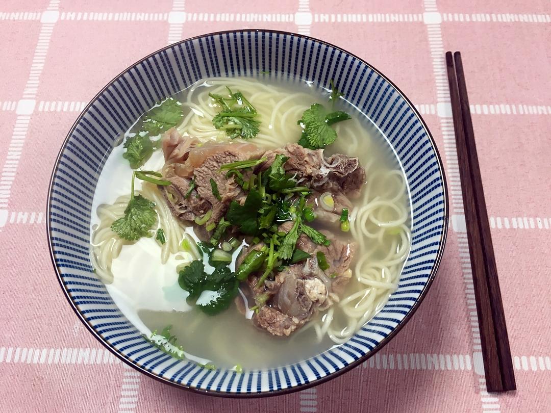 冬日御寒羊肉汤