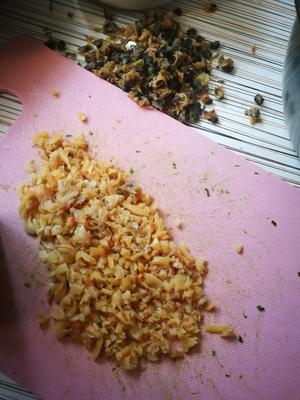 鲜香蛤蜊肉韭菜饺子的做法 步骤2