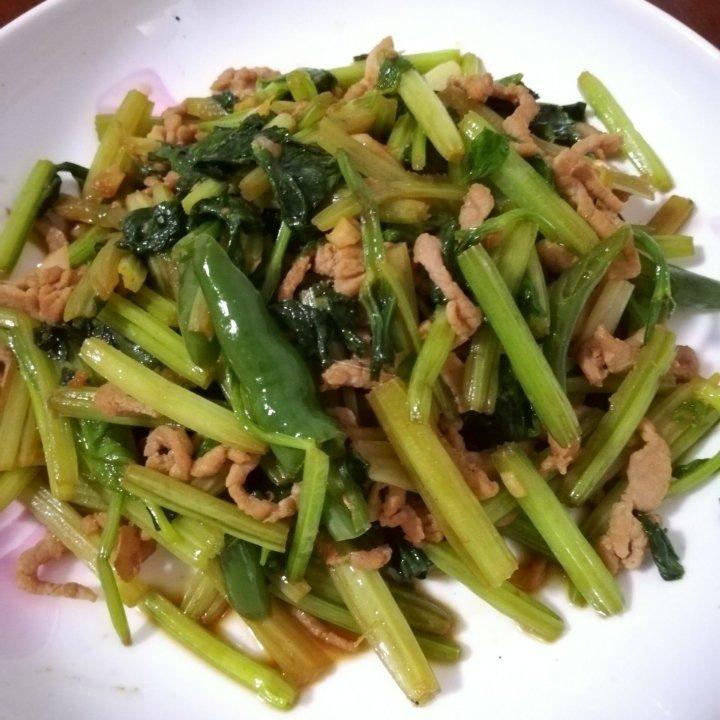 香芹炒肉家常下饭菜！