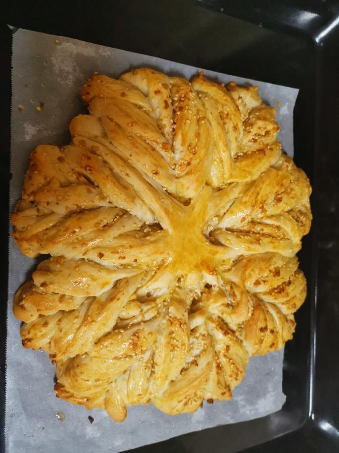 蒜香芝麻花瓣包