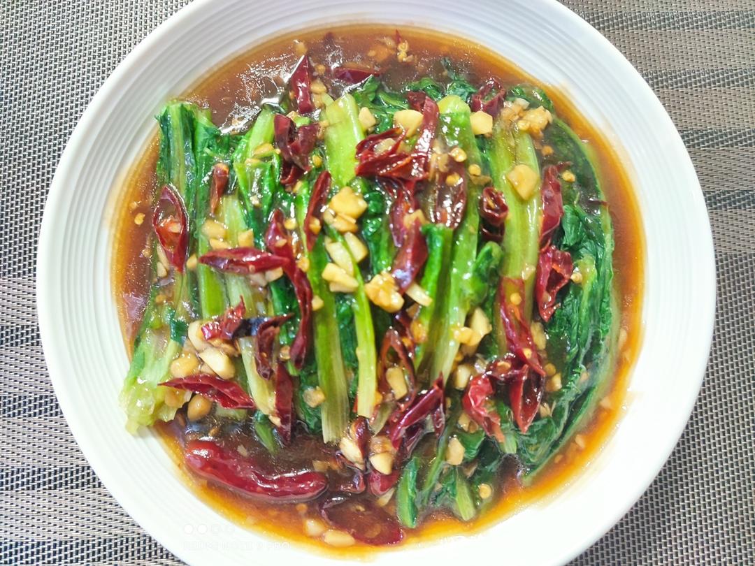 十分钟快手比肉好吃百倍的蒜蓉油麦菜
