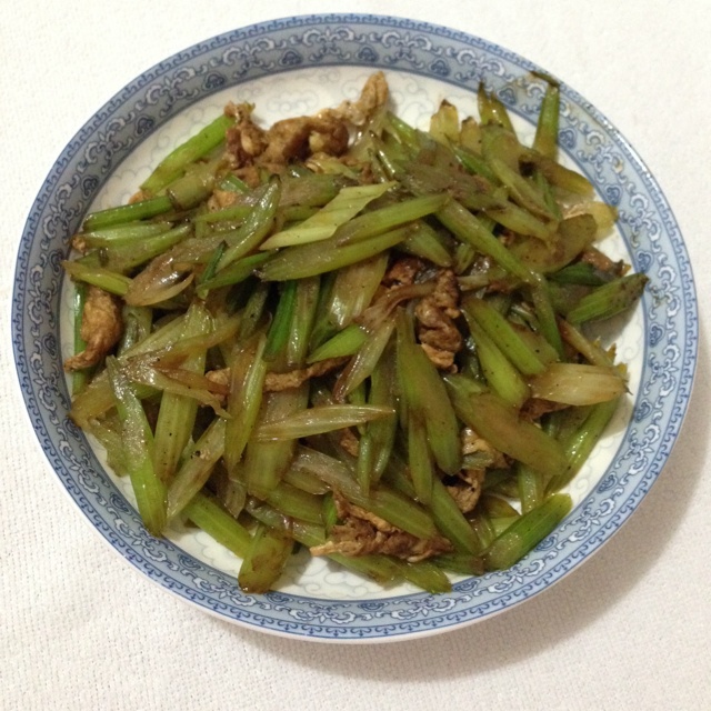 芹菜炒鸡蛋