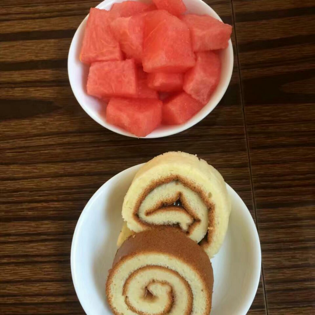 《Tinrry下午茶》教你做基础原味蛋糕卷