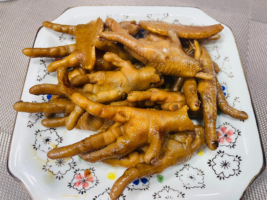 卤鸡爪（超简单，一瓶卤汁就能做好啦）