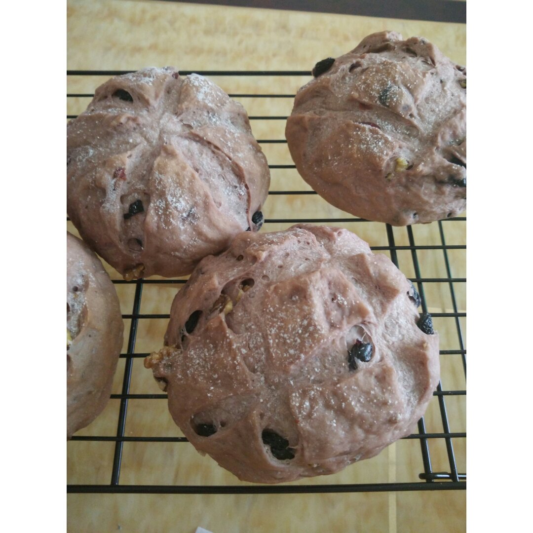 红酒黑加仑乳酪包