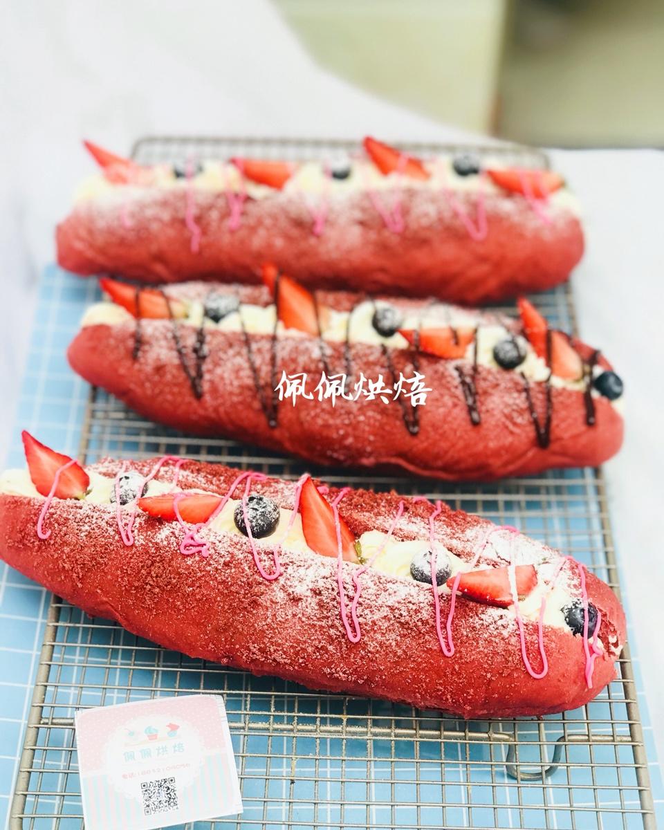 草莓🍓奥利奥魔法棒面包