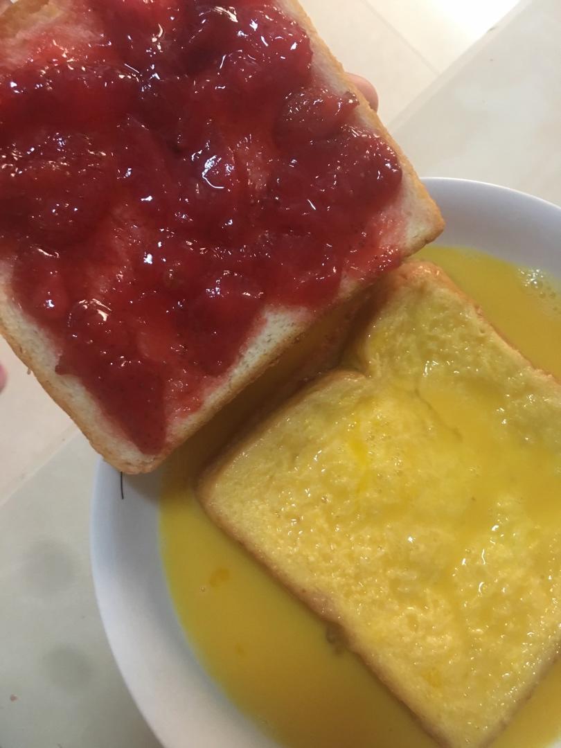 鸡蛋香煎面包片