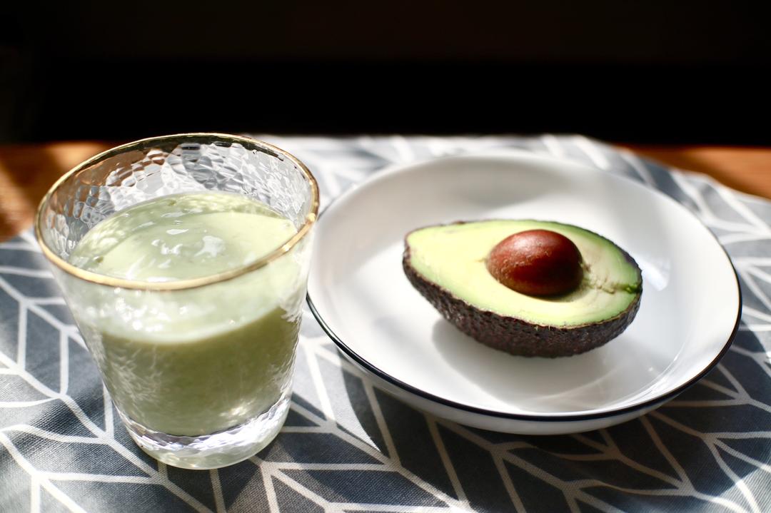 牛油果香蕉奶昔