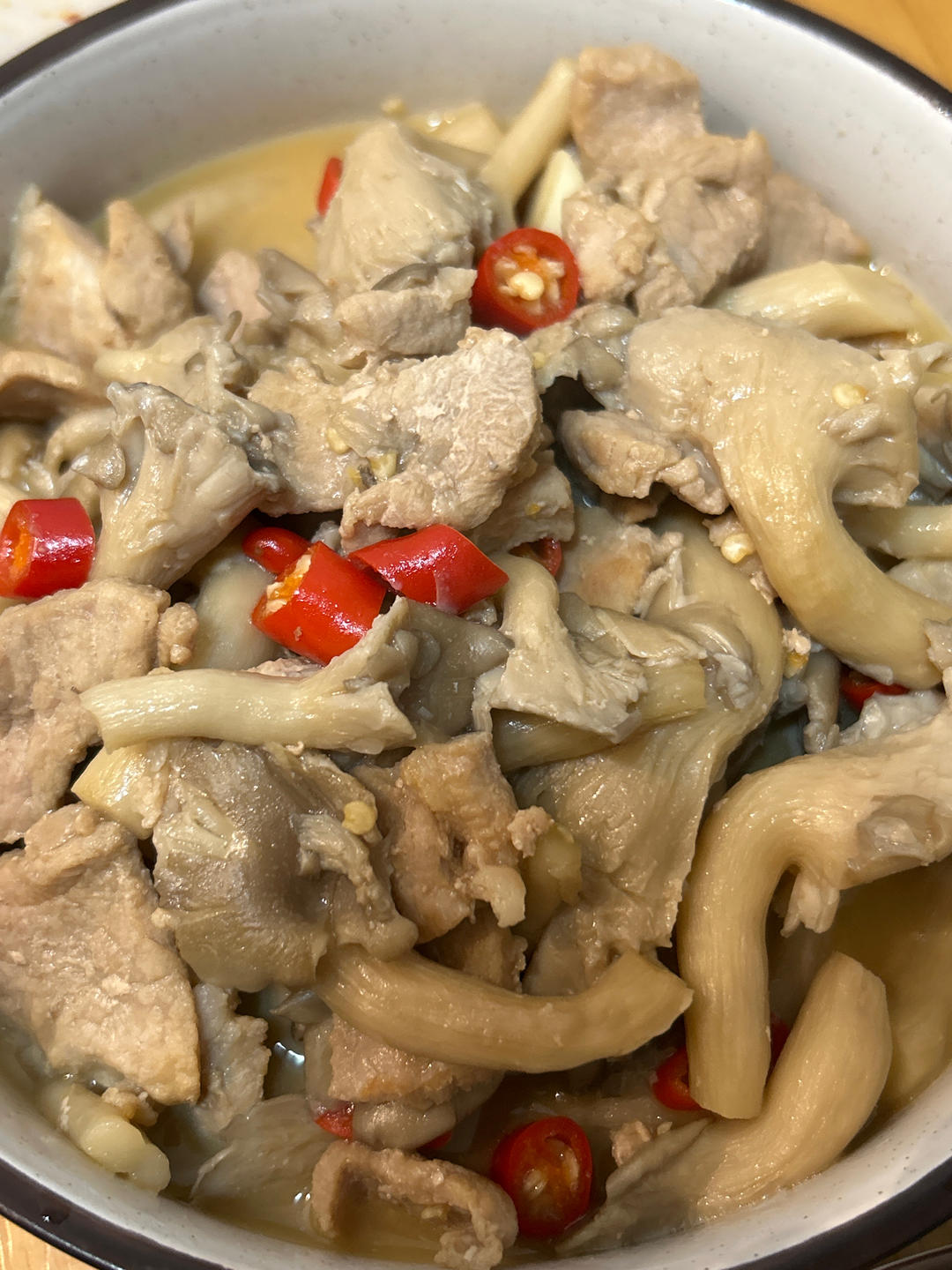 平菇炒肉片